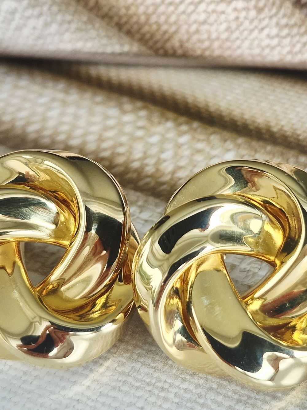 Large Gorgeous Light Weight Classic Gold Knot Clip-On Earrings